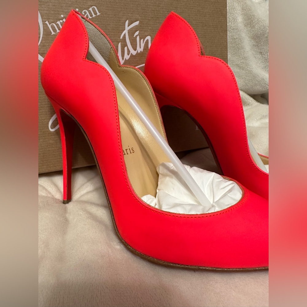 COPY - BNWT Christian Louboutin Hot Chick 100 Fluo Matt Heels, Size 35 - Picture 5 of 9